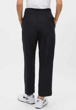 Brenda Pant, Black