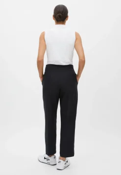 Brenda Pant, Black