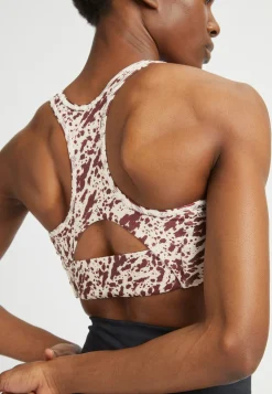 Flattering Printed Sportsbra, Micro Beetle Print