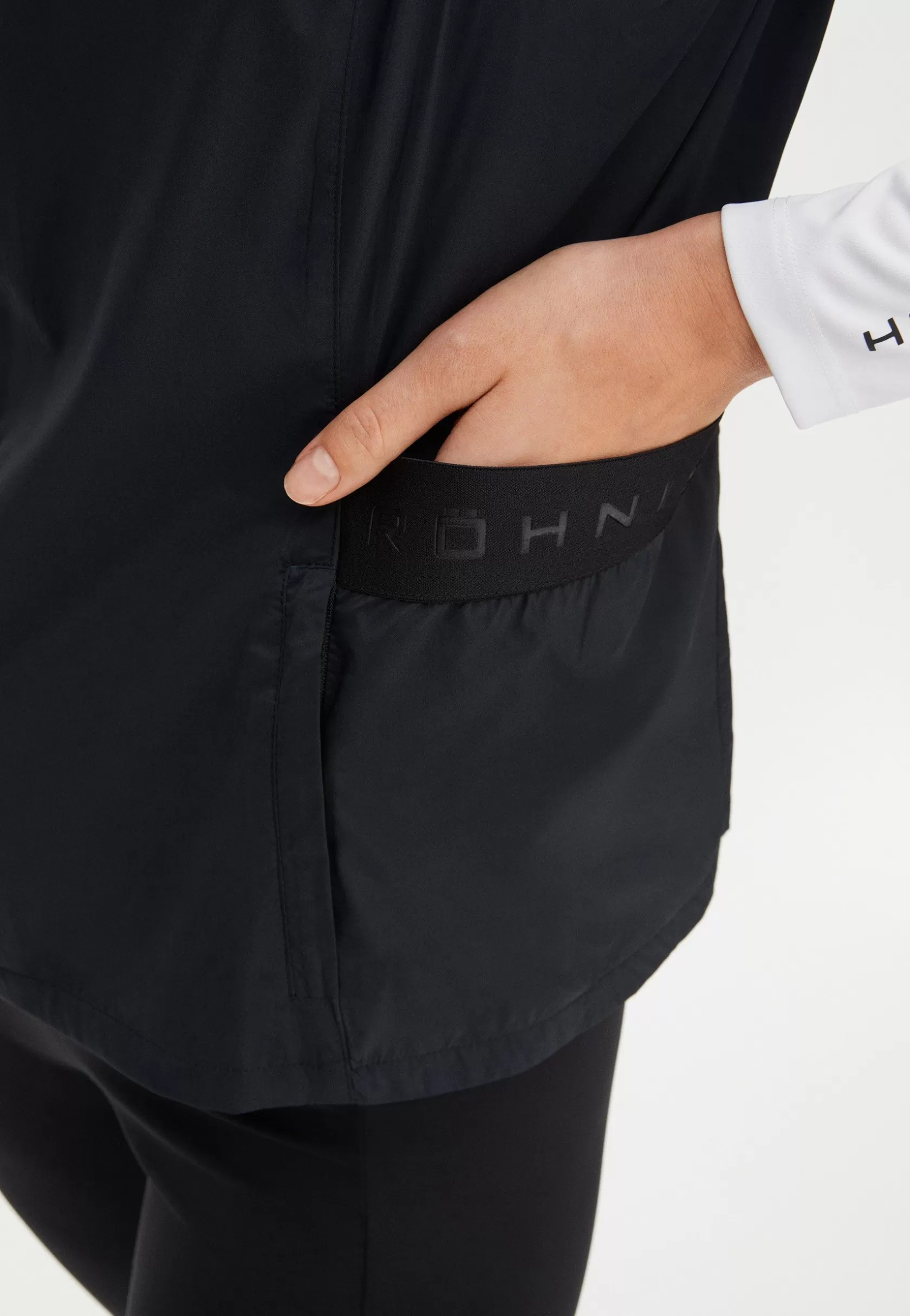 Röhnisch Miles Wind Vest,